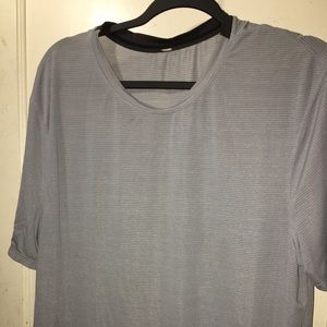 Lululemon xxl men’s lightweight workout T A+ cond